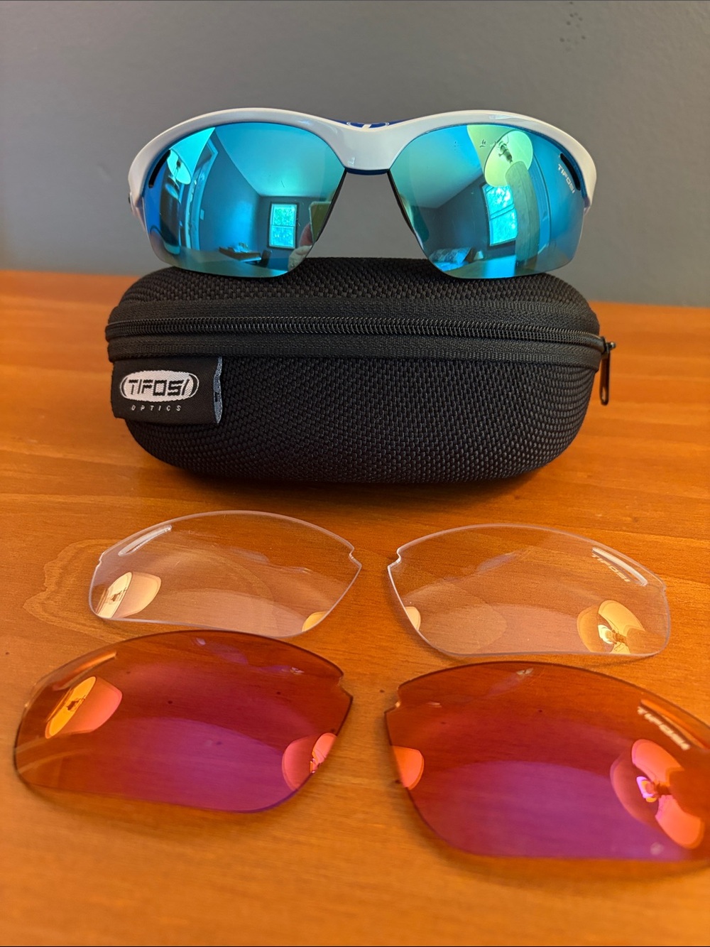 Tifosi Polarized Sports Sunglasses - White Frame with Blue Mirrored Lenses